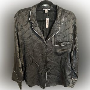 NWT Victoria Secret black/pink sleepwear.